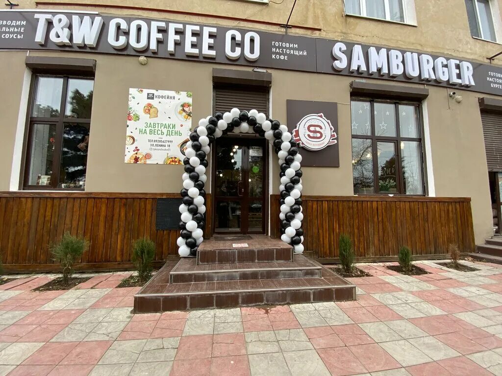 Салон красоты в каспийске. Каспийск 18. Каспийск 18. Каспийск ул ленина д1. Лакуста каспийск кафе.