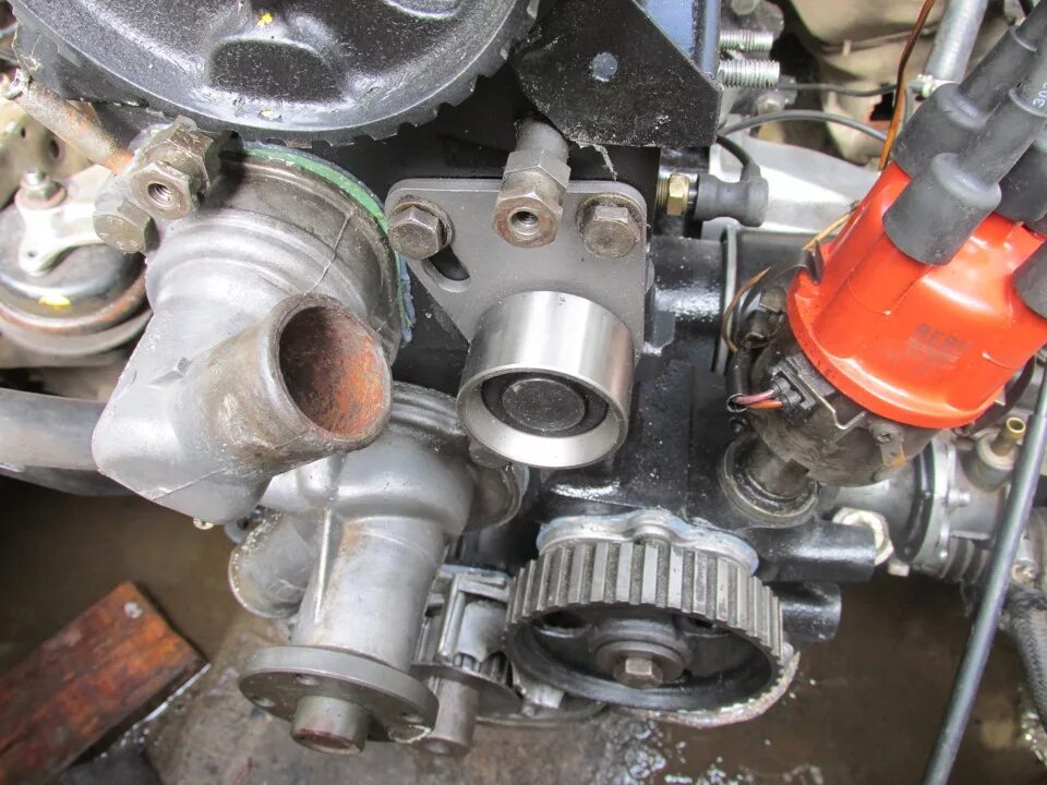 Двигатель форд сиерра 1. 0 ohc гбц. Ford sierra 2. Сальник клапанов 2 gz. Съёмник для рассухаривания клапанов форд сиерра дизель.