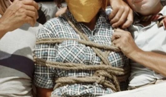 Связывание в мешке. Связанные женщины. Тейлор шиллинг kidnap. Похитили девушку ради. Мишель монахэн в миссия невыполнима 3.