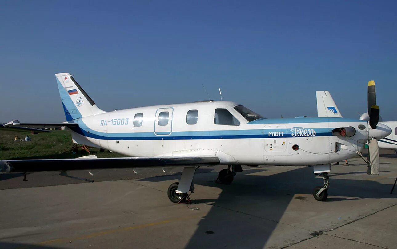 Самолет гжель. М-101т пассажирский самолёт. Самолёт м-101т «гжель» кабина. Самолет гжель м101-т. Аэробус а321 аэрофлот гжель.