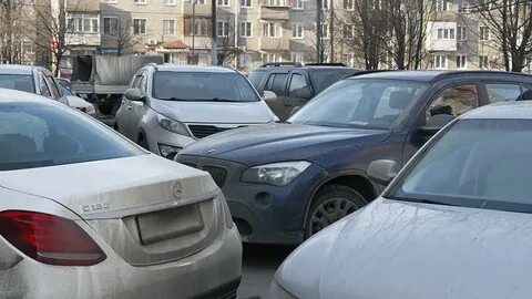 Номер машины во дворе