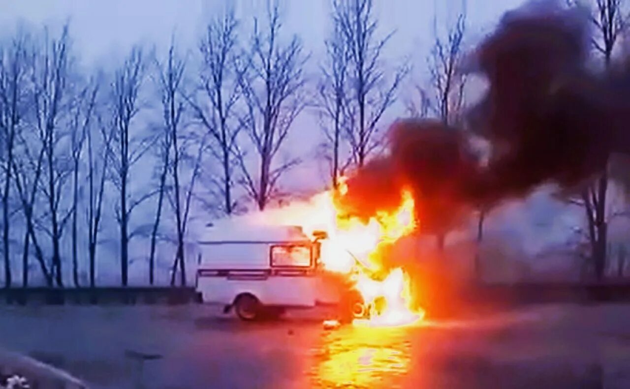 Сгоревшая скорая. Сгорела машина в Новосибирске.
