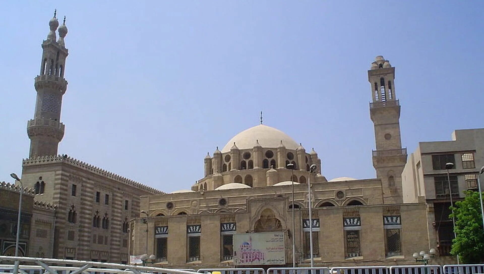Исламский университет Аль-Азхар. Аль-Азхар Каир Египет. Институт Аль Азхар в Египте. Мечеть Аль-Азхар.