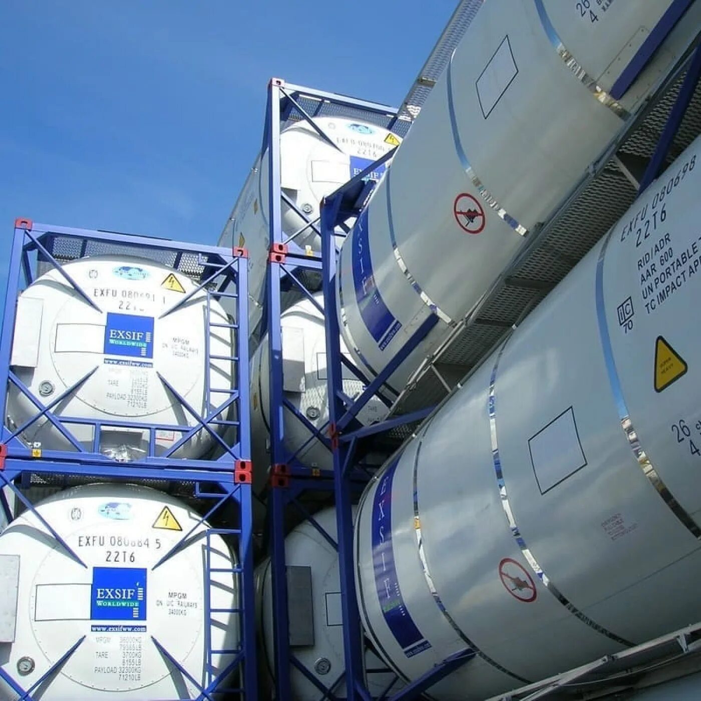 контейнеры нефтепродукты. танк контейнер для опасных грузов. танк контейнер т11 паспорт. танк контейнер, контейнер цистерна, tank container. танк-контейнер 6058*2438*2591.