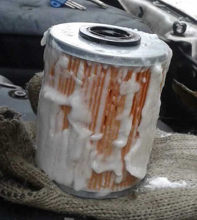 Что делать если замерзла солярка в автомобиле. Замерзший бензин. Запарафинился топливный фильтр. Замерзший дизель. Что делать если замерзла солярка в автомобиле.