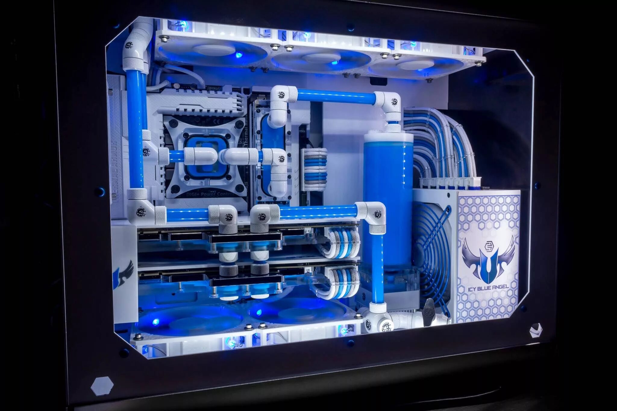 Corsair Custom Water Cooling. Corsair 1000d с водяным охлаждением. Водяное охлаждение Corsair белое. Сво ПК Deepcool lc520.