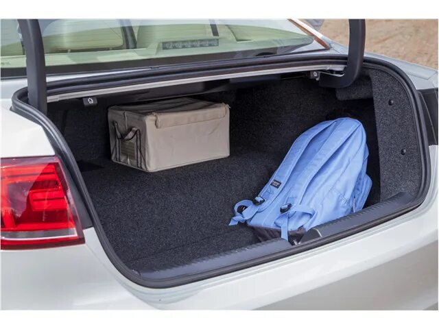 #26.2 Крышки короба в багажник - Volkswagen Jetta VI, 1,4 л, 2012 года аксессуар