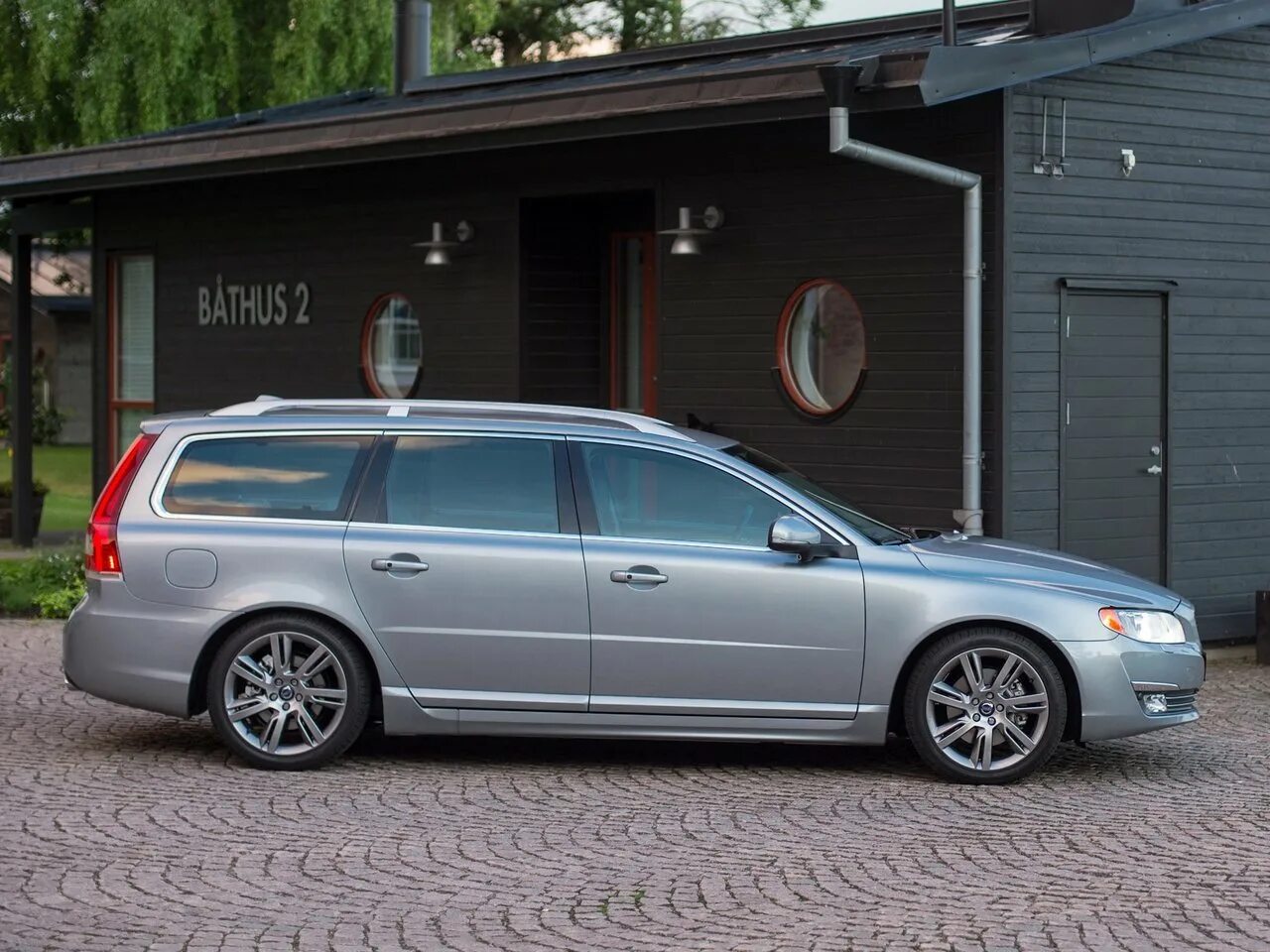 Volvo универсал v70. Volvo v70 III. Volvo универсал v70 2016. Вольво v70 универсал Рестайлинг.