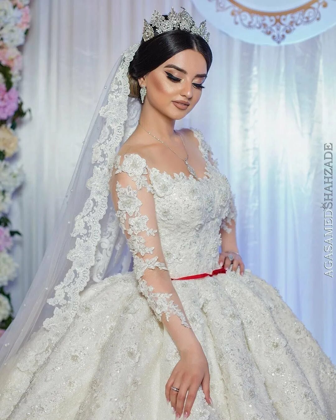 Узбекская свадебная. Miss Kamila келин либослари. Келин либоси фата 2021.