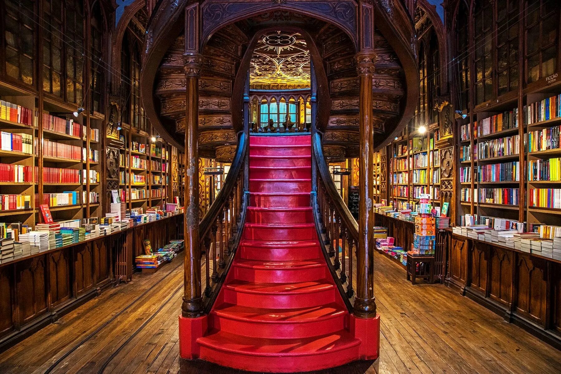 Livraria Lello Португалия. Книжный магазин Lello порту.