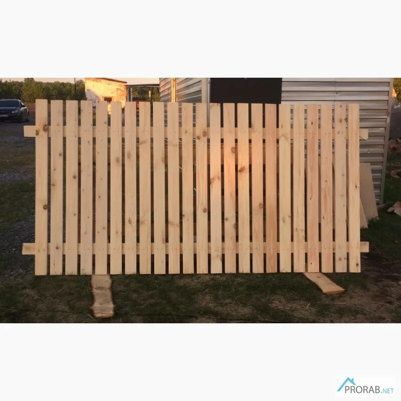 Заборная секция деревянная. Забор плетень штакетник. Решетчатый забор деревянный. Штакетник деревянный. Забор с деревянными секциями.
