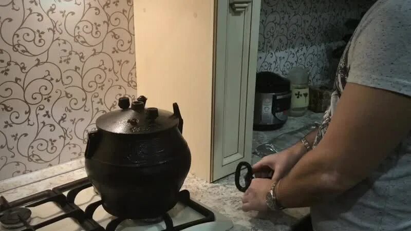 Афганский казан готовка. Афганский казан использование на плите. Афганский казан использование на плите. Афганский казан на костре. Афганский казан использование на плите.