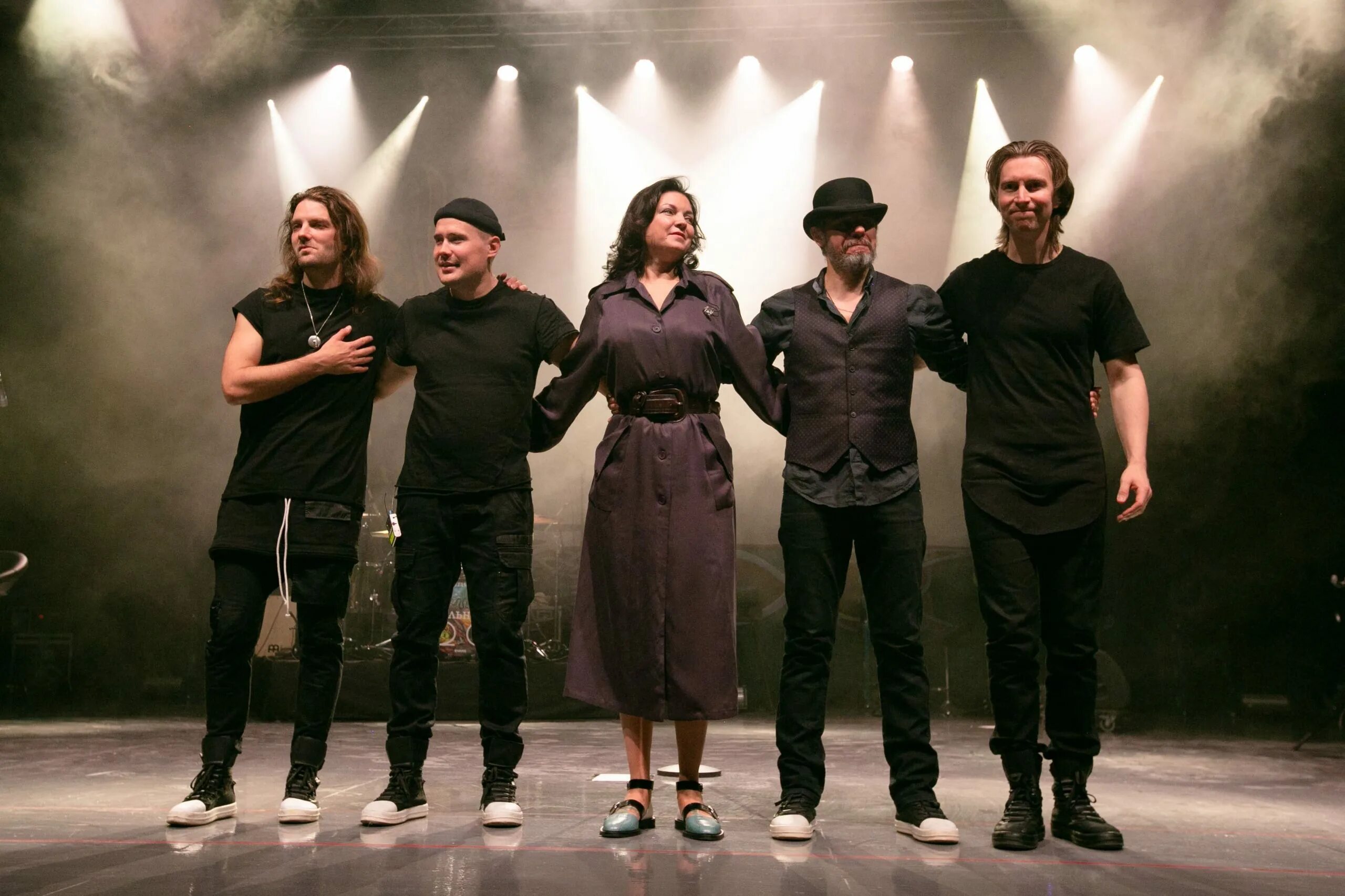 мельница деревянная. мельница группа 2021. мельница 2023 отзывы. концерт мельница 2023. мельница 2023.