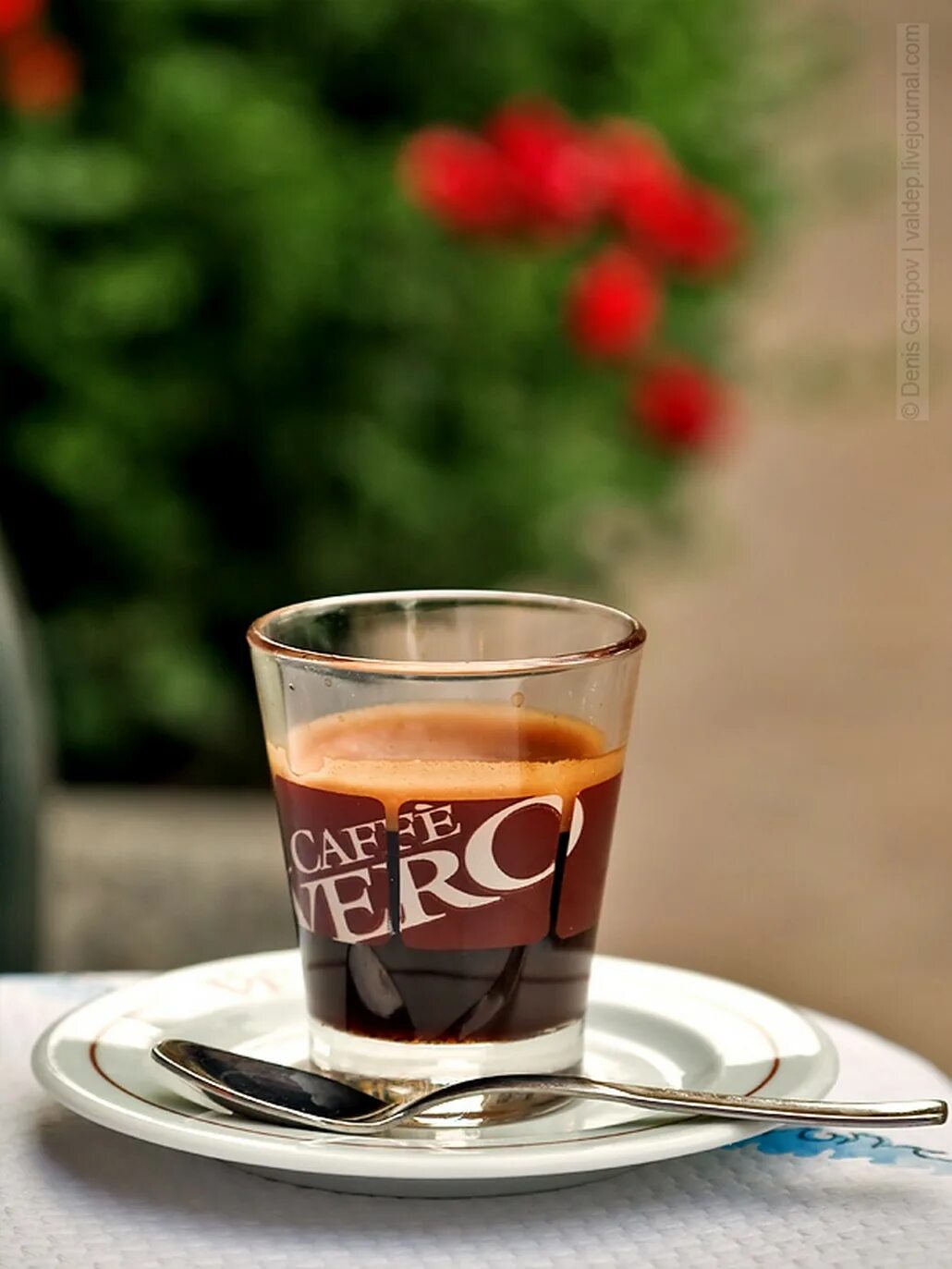 чашка кофе с коньяком. кофе с алкоголем рецепты. алкогольный ром кофейный. алкогольный кофе. кофе с алкоголем рецепты.