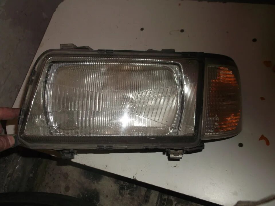Стекло фары левой ауди 80б3 130711 lucid. Стекло фары audi 80 b4 s2. Стекла фар ауди 80 б4. Стекло фары ауди 80 б4. Стекла фар ауди 80 б4.
