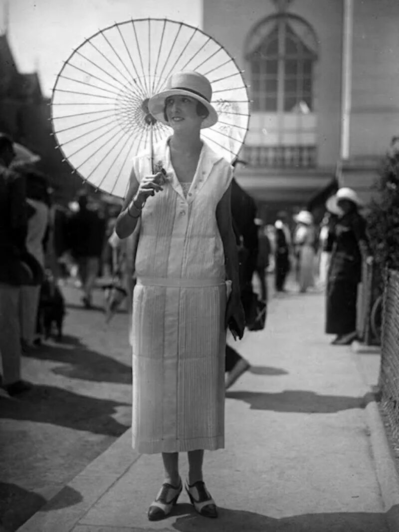 Фото 20х. Англия 1920е мода. Мода 20-х годов 20-го века. 20е годы 20 века Америка одежда женская. Шанель 20е.