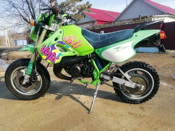Kawasaki ksr 50. Кавасаки ар 50. Kawasaki 50 кубов. Kawasaki мопед 50 кубов. Ar-50 кавасаки.