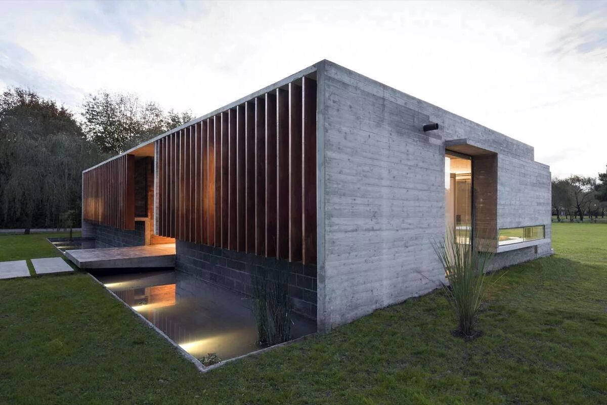 Построить дом из бетона. Лучано Крук Архитектор. Монолитный бетонный дом. Бетонный домик. Архитектурный стиль Минимализм.