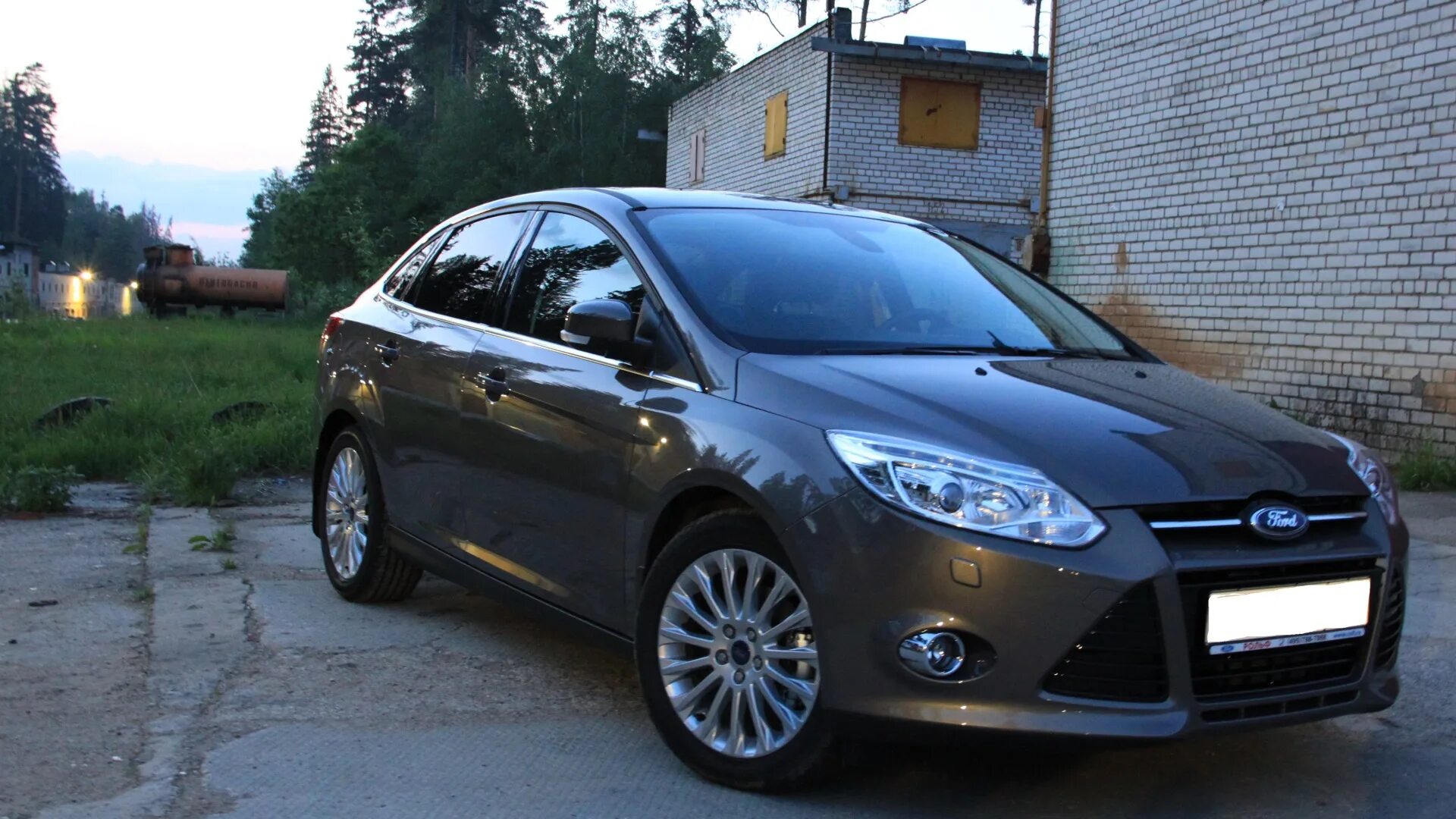 Форд титаниум купить. Ford Focus 3 Titanium. Ford Focus 3 2012 Titanium. Ford Focus Hatchback Titanium. Ford Focus 3 хэтчбек Titanium.