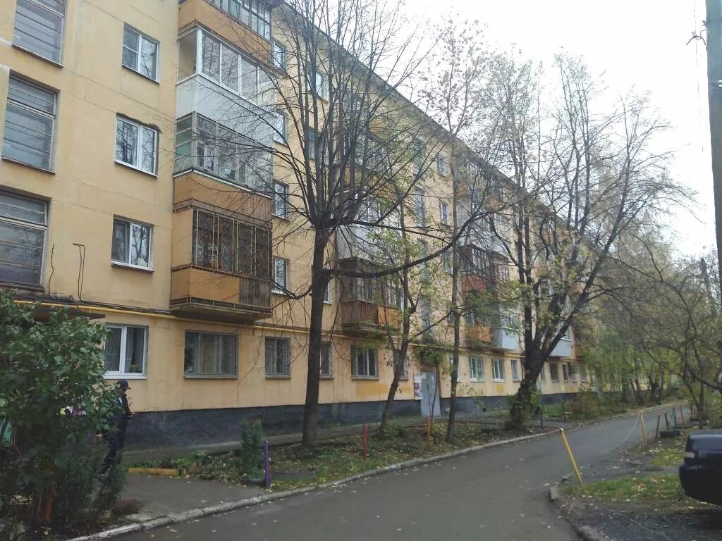 Космонавтов 29