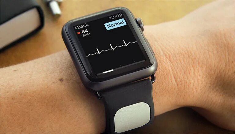 Apple watch измерение давления. ЭКГ Apple watch. Кардиограмма в АПЛ вотч. Часы ECG Smart watch. Смарт часы с ЭКГ.