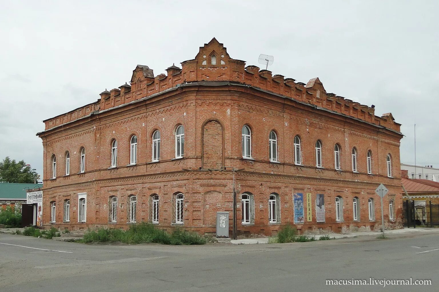 Фото куйбышев нсо. Ресторан Русь Куйбышев НСО. Каинск Куйбышев. Куйбышев улица Краскома Новосибирская область. Куйбышев НСО ул. Краскома 18 здание.