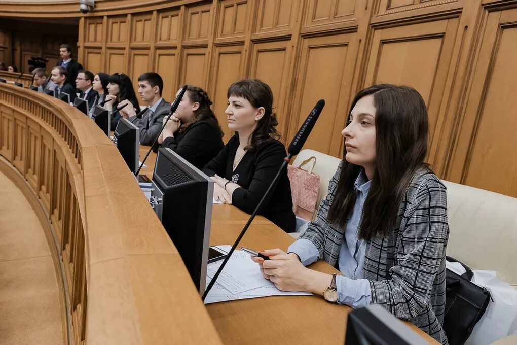 Молодёжный парламент при государственной думе фс рф. Молодежный парламент серов 7 созыва. Молодежный парламент серпухов. Молодёжный парламент ульяновской области. Дубна молодежный парламент.