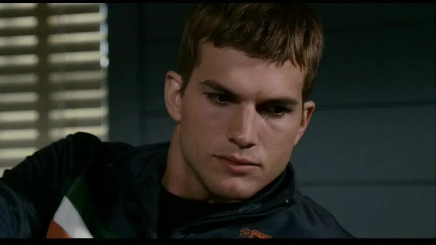 Спасатель фильм 2006 эштон катчер. Спасатель фильм 2006. Спасатель фильм 2006 эштон катчер. Спасатель катчер. Эштон кутчер спасатель.