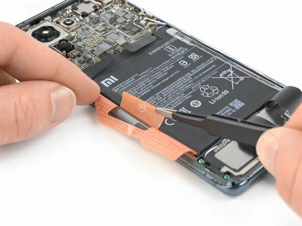 Xiaomi mi5 разборка. Поменять аккумулятор xiaomi mi 5 с. Замена батареи на ксиаоми ми 8. Xiaomi redmi 4 батарея. Замена аккумулятора mi.