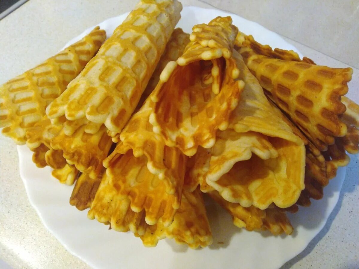 Вафли в электровафельнице. Вафельные трубочки. Хрустящие вафли советские. Советские вафли трубочки. Вафли домашние.