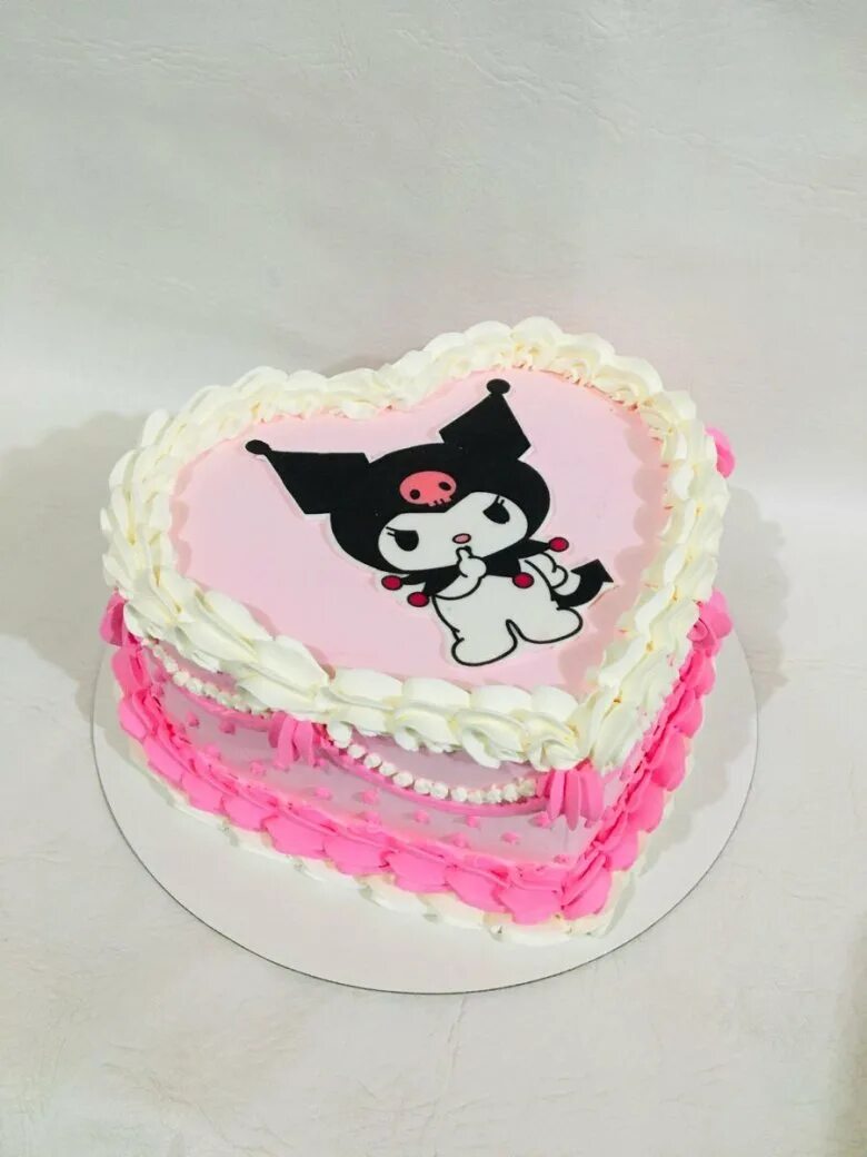Торт с хелло китти и куроми. Торт hello kitty и куроми. Торт куроми и мелоди. Торт kuromi хеллоу китти. Торт куроми девочке на 10 лет.