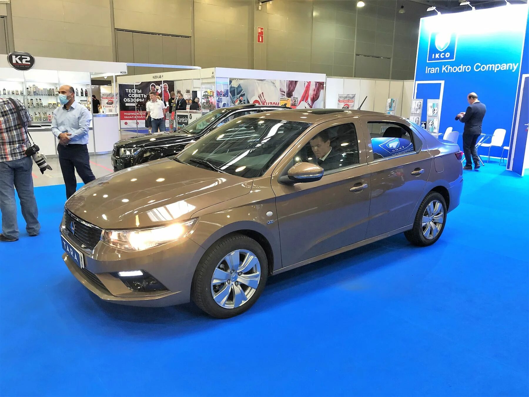 Tara iran. Iran khodro tara. Седан saipa shahin. Седан tara iran khodro. Машина iran khodro 2022.