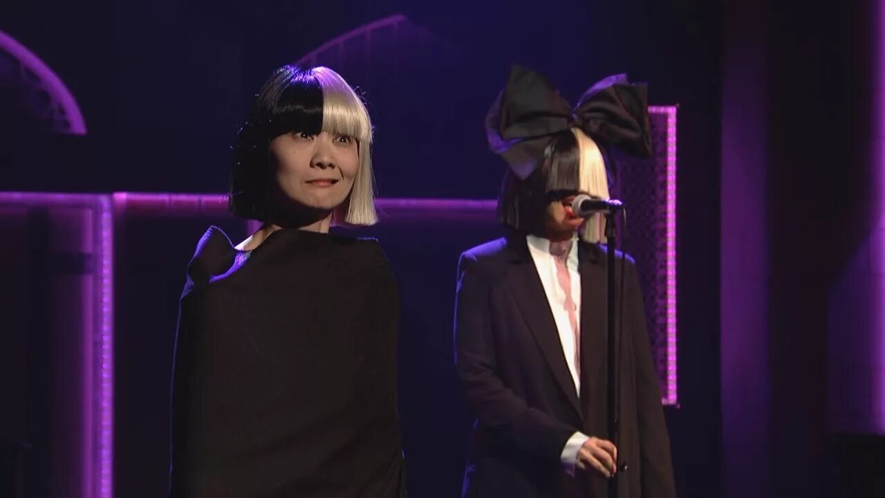 Sia bird. Sia - Bird Set Fire.