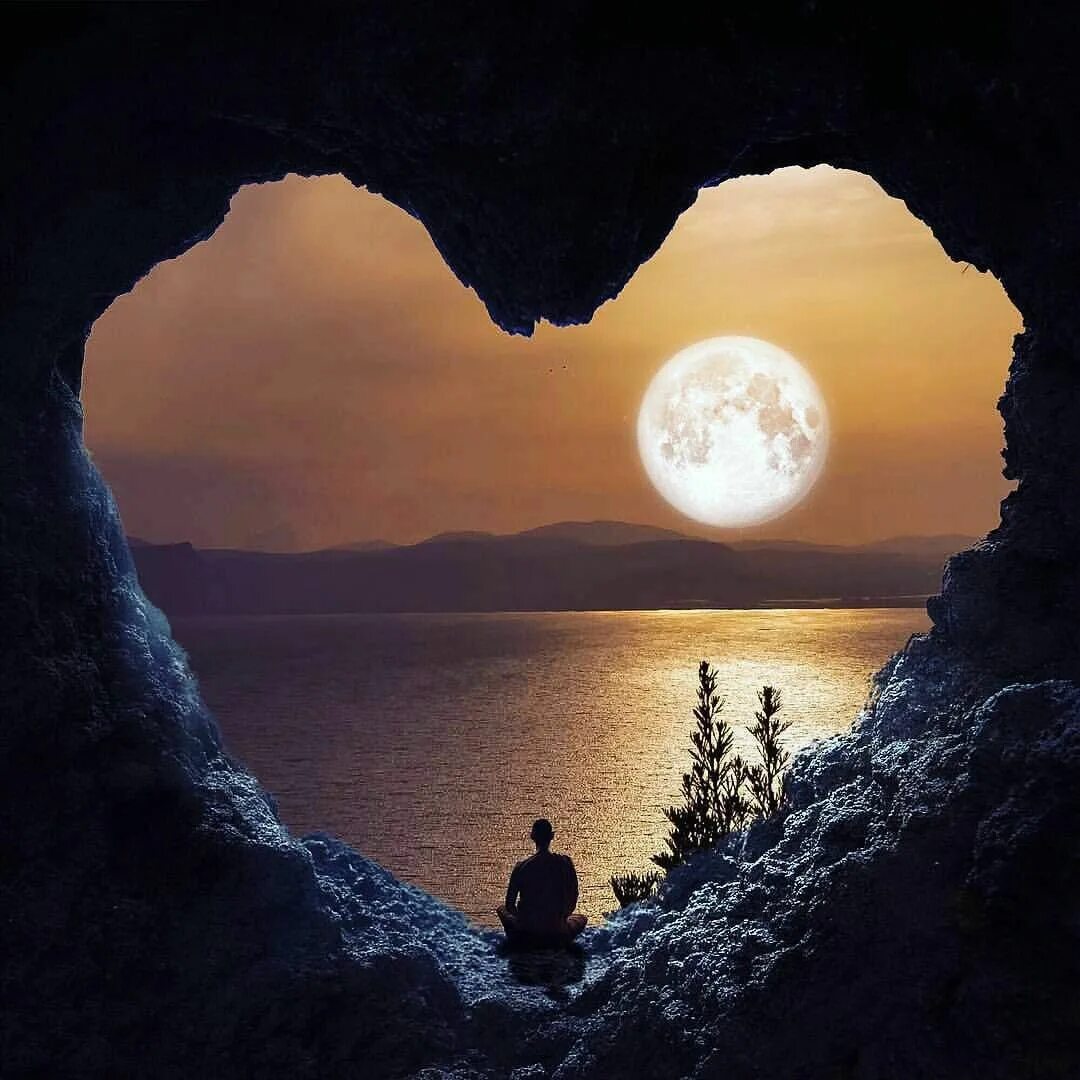 Тишина свет луны. Лунный пейзаж. Лунная ночь. Пейзаж с луной. Море под луной.