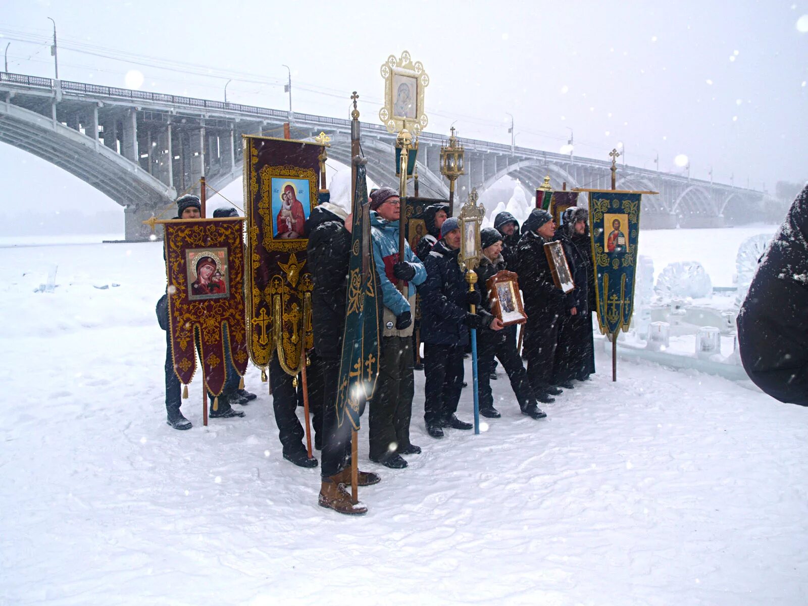 крещение господне фото. тропарь и кондак крещения господня текст. тропарь и кондак крещения господня. песнопения на крещение господне. пасха в монастыре ватопед.