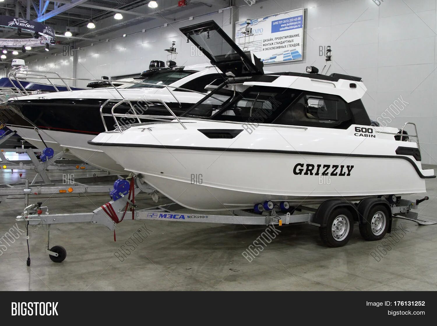 Grizzly cabin. Катер grizzly 600. катер grizzly 600 cabin. лодка гризли 600. гризли 600 кабин.