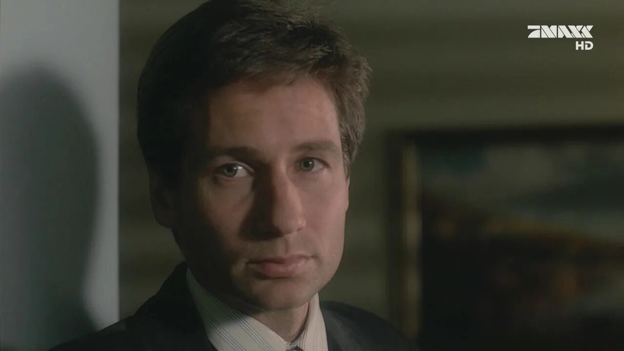 Фокс малдер прическа. Агент малдер и скалли. Малдер осуждает. Малдер расскажет криминальные. Агент малдер.