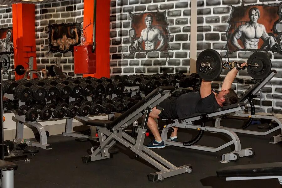 Спортзал юность адлер. La vida fitness сочи. Зал сириус сочи спортзал. Тренажерный зал сочи. Позитив, сочи, улица чехова.