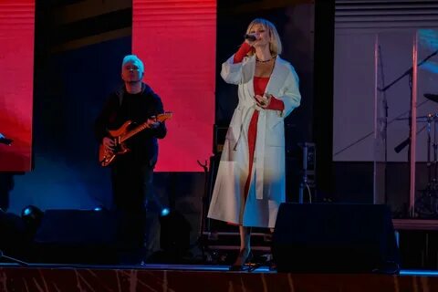 Спеть песню на концерте