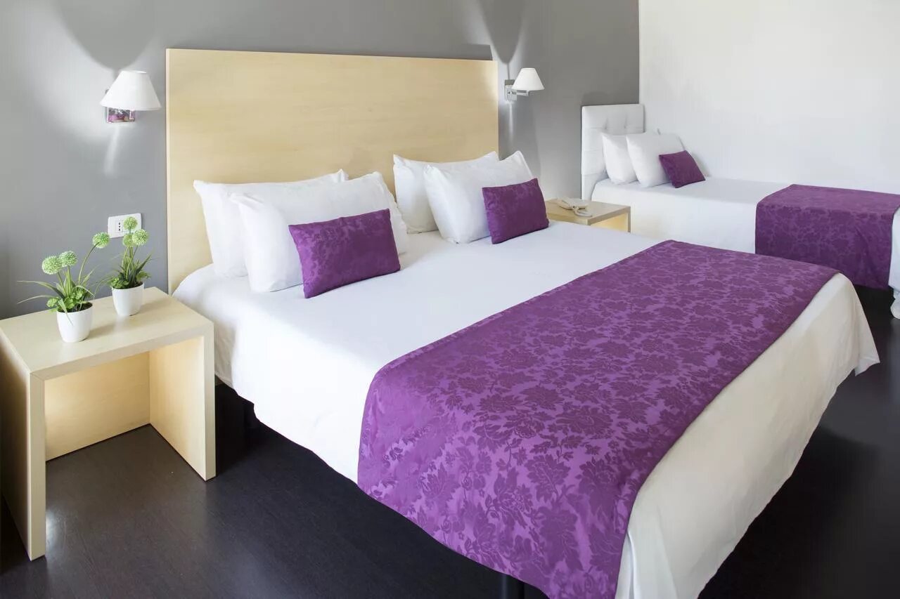 Гостиница meet in в митино. Athens bedroom. Meet at hotel room. Марино парк отель. Meet at hotel room.