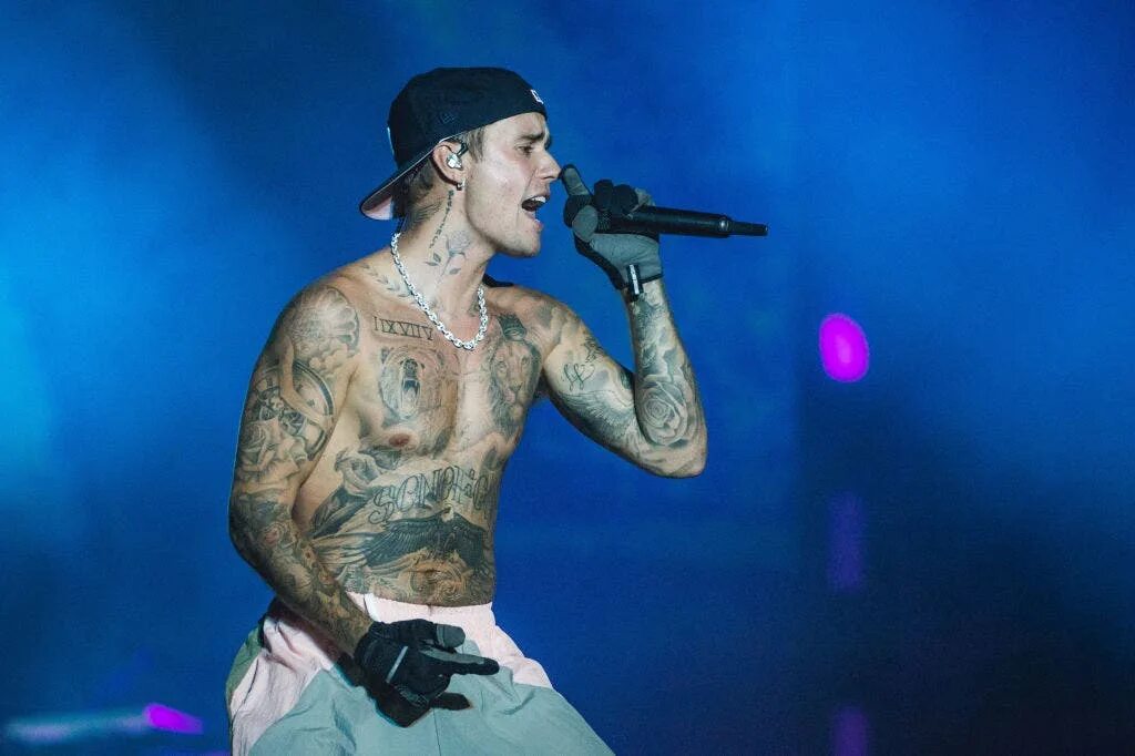 Трудно понять, кому в этих отношениях больше всего повезло 2023 JUSTIN BIEBER FE