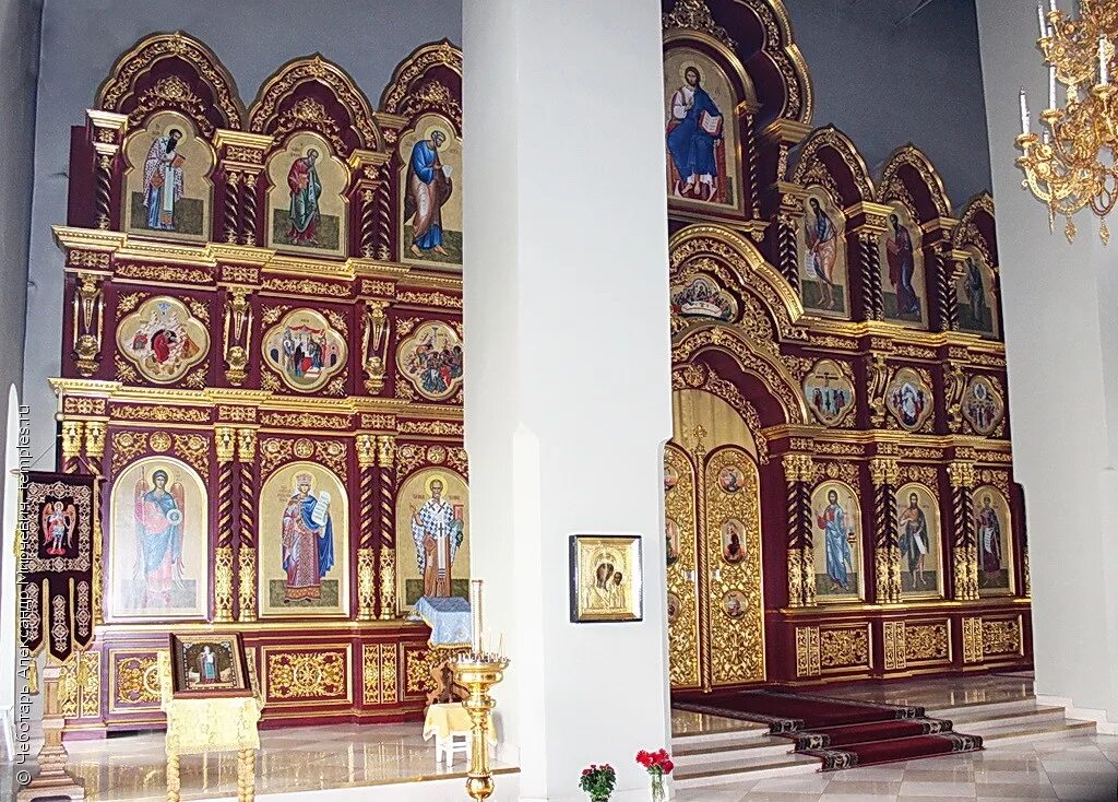 иконостасы свято михайловского собора в ижевске. медный иконостас новоиерусалимский монастырь. храм пенза иконостас. свято елисаветинский монастырь иконостасы. иконостас храма канищево рязань.