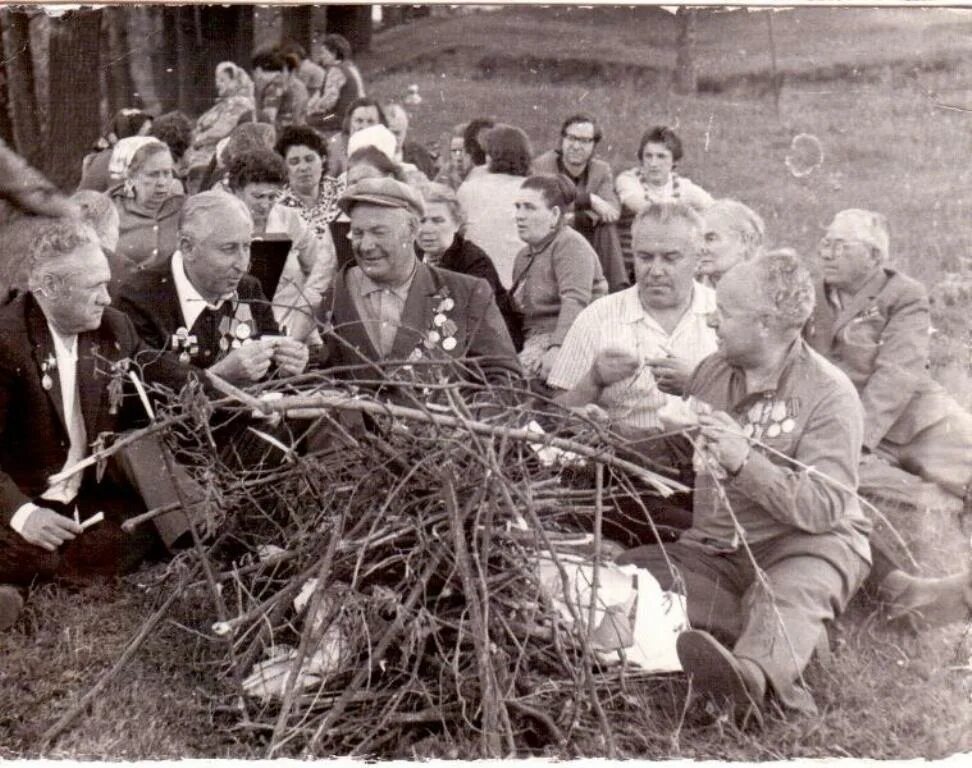 Погода дерюгино дмитриевский район курской. Дерюгино Неварь Курская область. Дерюгино Курская область Дмитриевский район. Село Дерюгино Дмитриевского района Курской области.