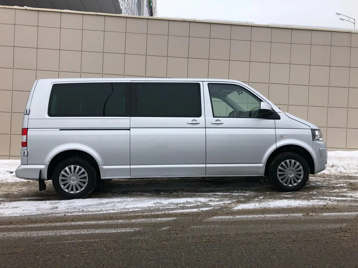 Фольксваген каравелла лонг. Volkswagen Caravelle 2009 long. Volkswagen Caravelle long 2,0. Фольксваген Каравелла Лонг серый 2011. Сера Фольксваген Каравелла.