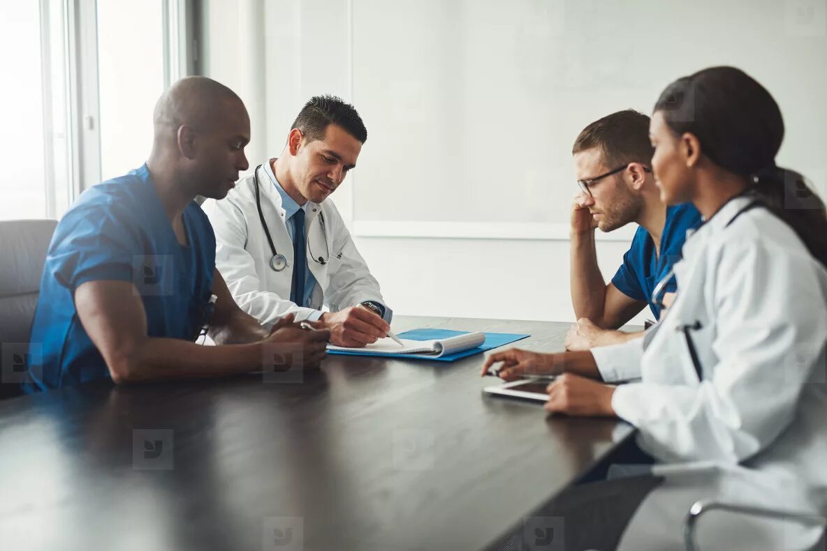 Студенты медики фотосессия. Stock image of medics. 3 doctors. Медицина стоковые фото. Несколько врачей.