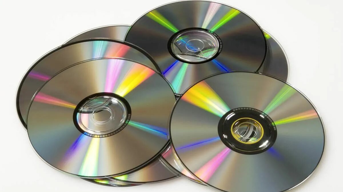 Компакт – диск, Compact Disc (CD). CD (Compact Disc) — оптический носитель. Compact Disk, DVD. DVD-диски (DVD – Digital versatile Disk, цифровой универсальный диск),.