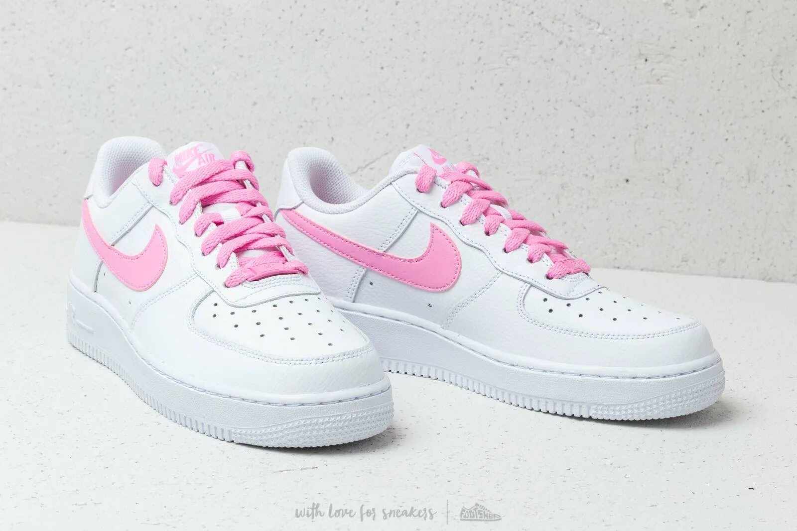 Найк форсы розовые. Nike Air Force 1 07 Pink. Nike Air Force 1 розовые. Nike af1 розовые. Nike Air Force 1 '07 ESS Pink.