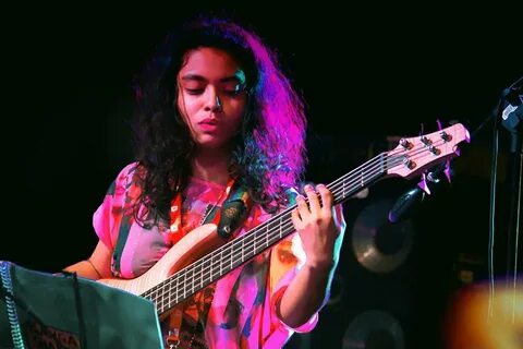 Guitar her