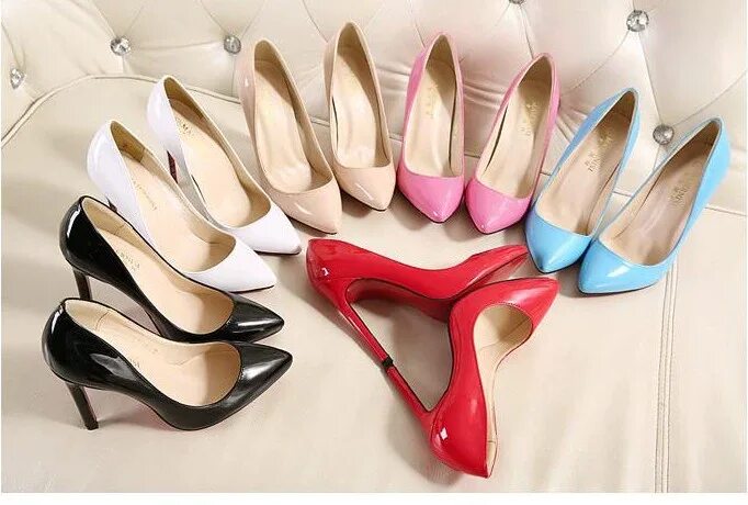 много туфель. туфли на выпускной. туфли женские много. обувь на каблуке. туфли луи виттон.