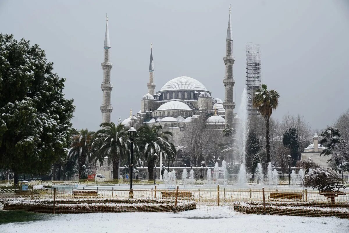 Погода в стамбуле в июле. Султанахмет Стамбул зима. Стамбул 2022. Стамбул зима 2022. Стамбул сейчас 2022.
